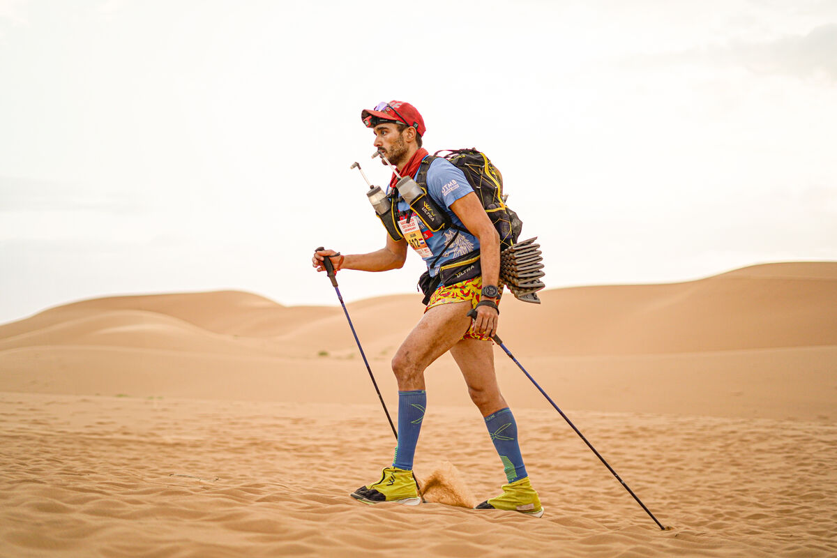 Desert ultramarathon in the Sahara